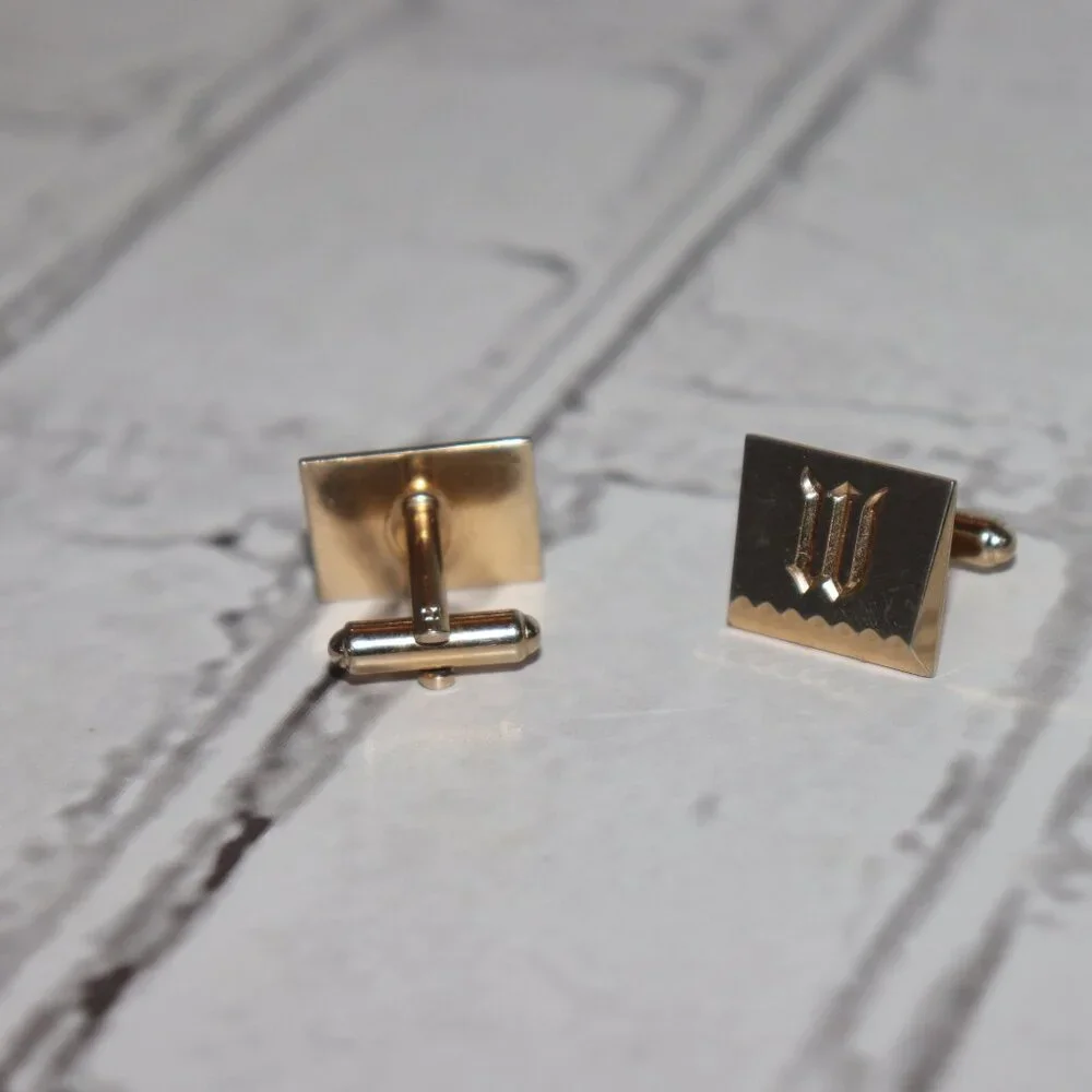 💼✨ Vintage Silver & Gold Engraved “W” Hickok Cufflinks (.75